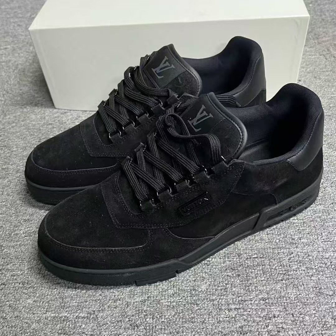 Louis Vuitton Louis Vuitton Casual Black Lowtop Sneakers 10 Men Size US 10 / EU 43 - 1 Thumbnail
