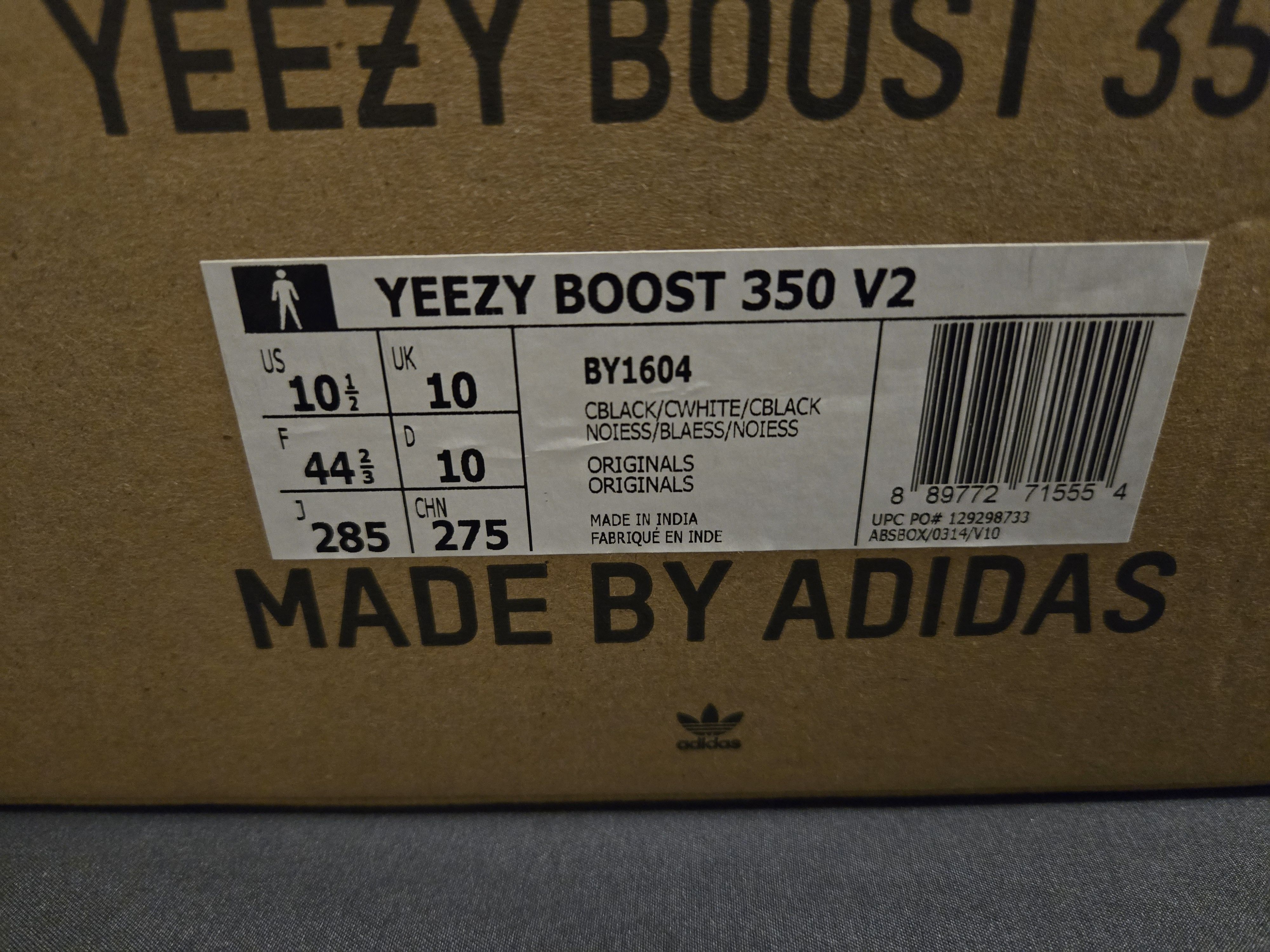 Adidas Yeezy Boost 350 v2 Black/White Size US 10.5 / EU 43-44 - 4 Thumbnail