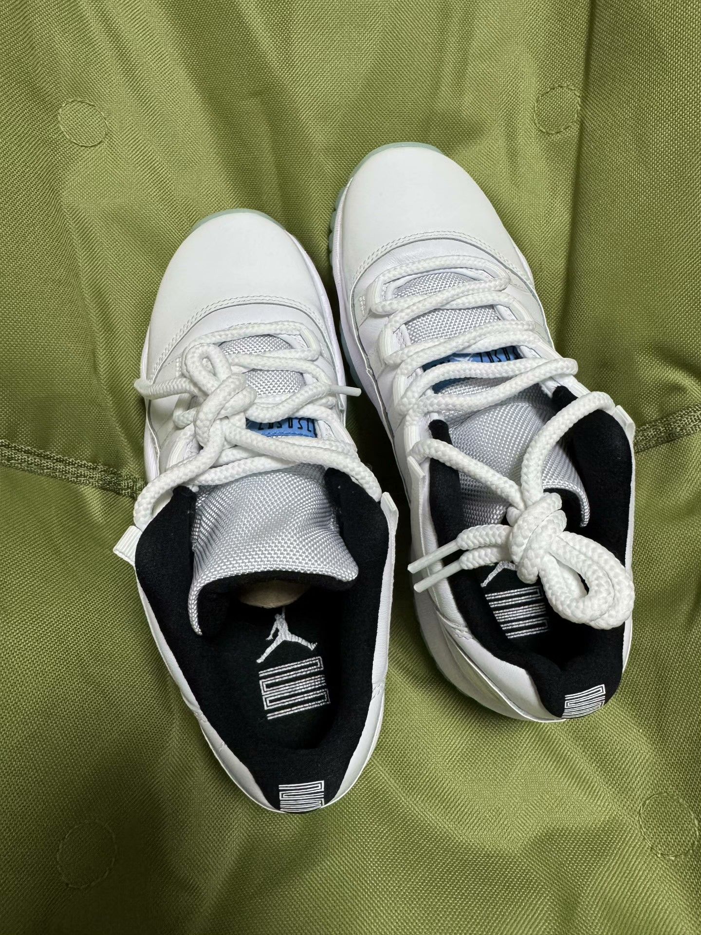 Nike Nike Blue Lowtop Sneakers 6 Men Size US 6 / EU 39 - 1 Thumbnail