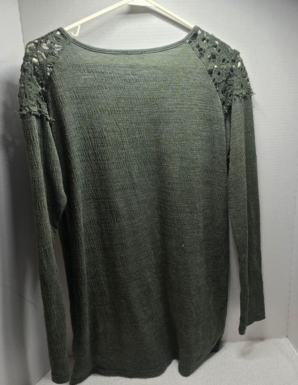 The Unbranded Brand Women's Umgee Long Sleeve Tee S Green Crochet Yoke Size S / US 4 / IT 40 - 6 Thumbnail