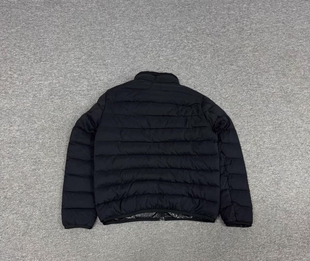 Moncler Moncler Down Jacket with Sleeve Logo J16 Size US S / EU 44-46 / 1 - 2 Thumbnail