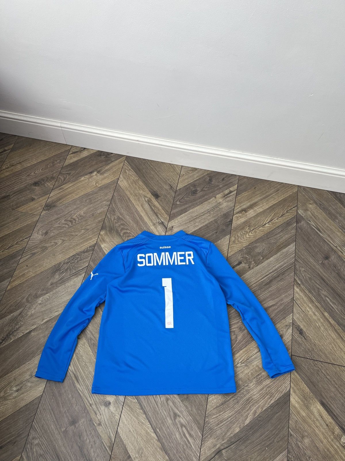Puma Vintage Sommer Switzerland National Team Kids Jersey Size US XS / EU 42 / 0 - 11 Thumbnail