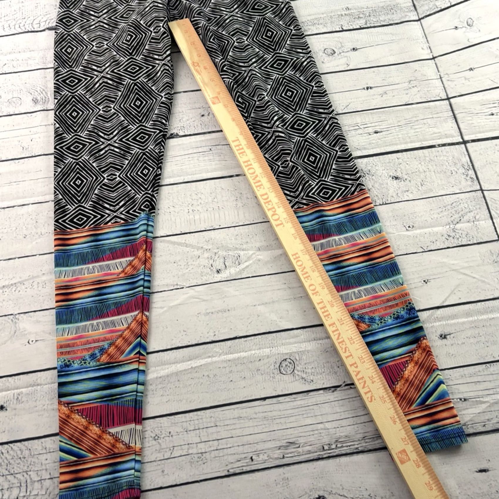 Vintage Onzie Aztec Print Athletic Yoga Leggings Women's S Black Size 28" / US 6 / IT 42 - 2 Thumbnail