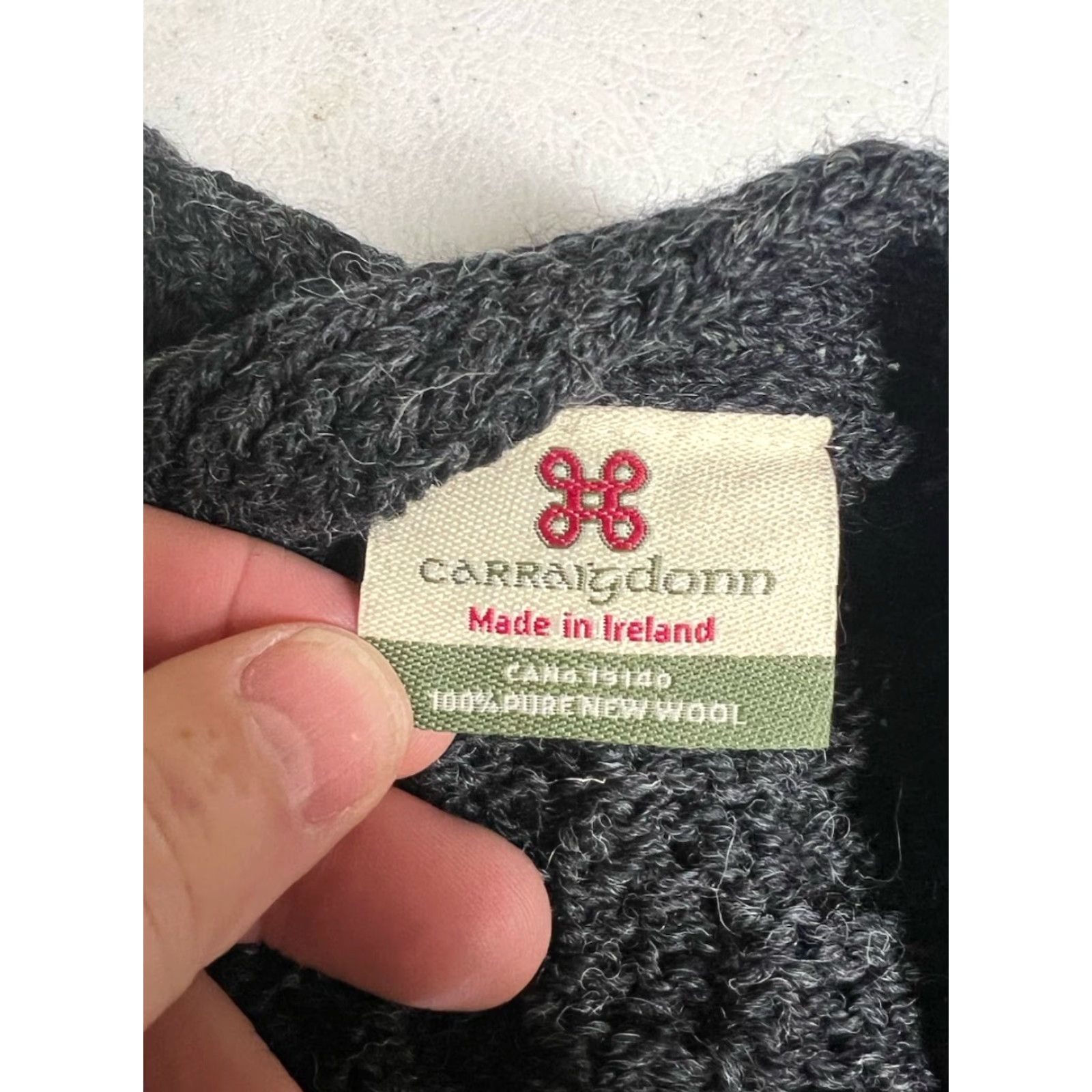 Vintage Carraig Donn Wool Cable-Knit Vest Cardigan Gray L Fisherman V-Neck Men Sweater Sleeveless Button Leather Buttons 90s Classic Outdoor Preppy Shawl? Size US L / EU 52-54 / 3 - 3 Thumbnail
