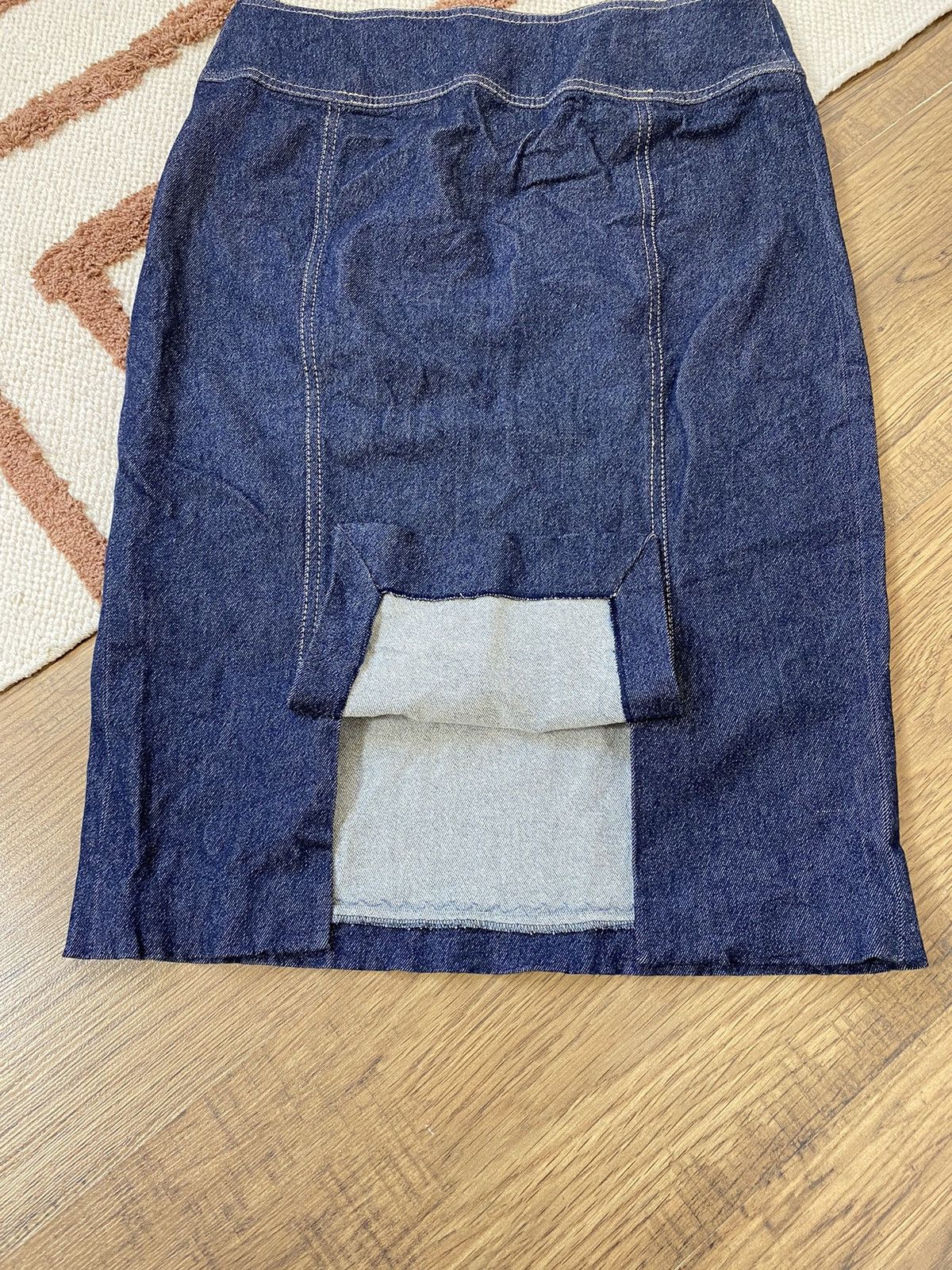 Dolce & Gabbana VINTAGE DOLCE&GABBANA CLASSIC MIDI SKIRT Size 26" / US 2 / IT 38 - 6 Thumbnail
