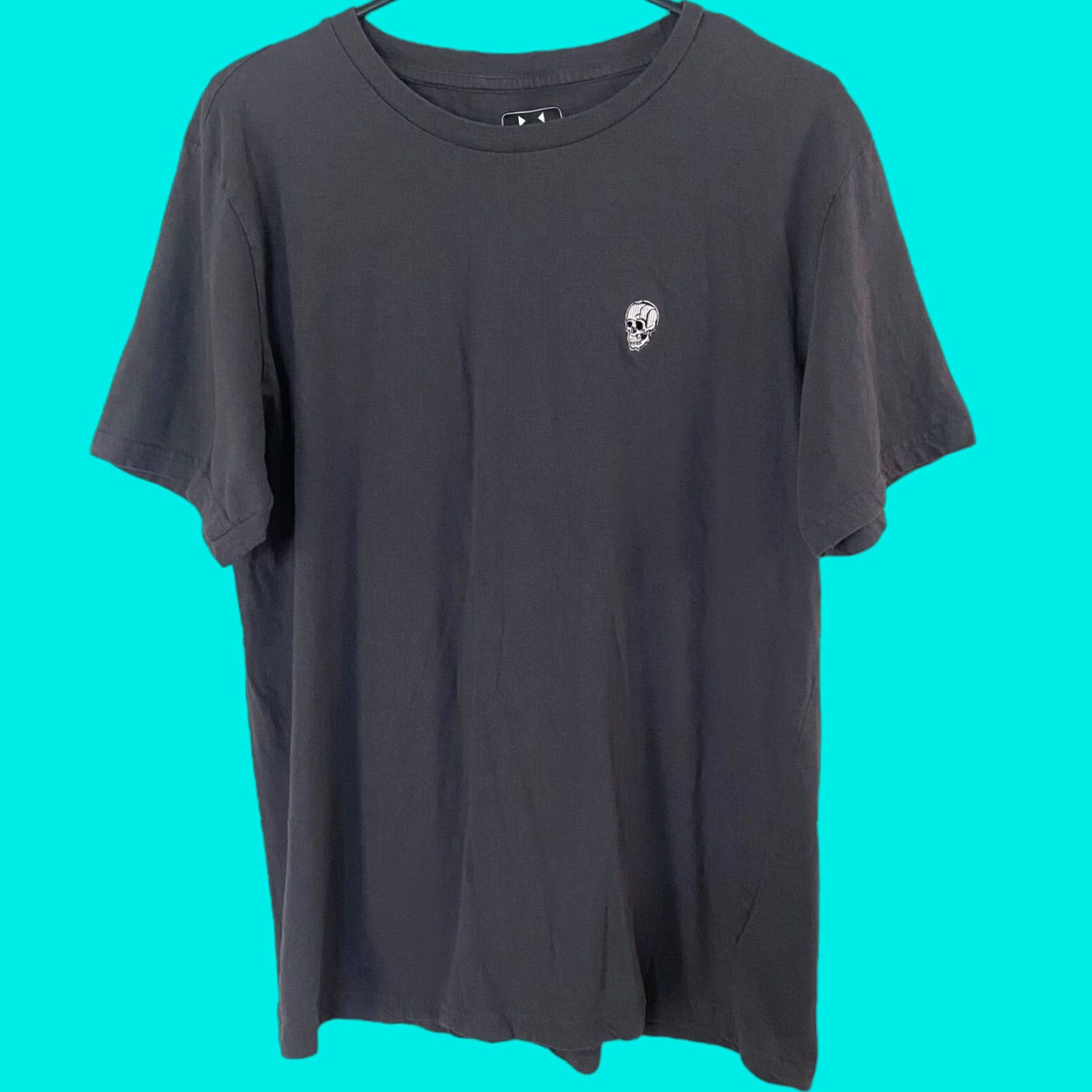 Vintage WXYZ Skull Embroidered Graphic T-Shirt Gray Short-Sleeve Men XL Crew Neck Skeleton Tee Size US XL / EU 56 / 4 - 1 Thumbnail