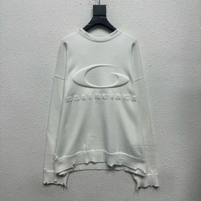 Balenciaga Balenciaga Knitted sweater three-dimensional embossed dist Size US XL / EU 56 / 4 - 1 Thumbnail