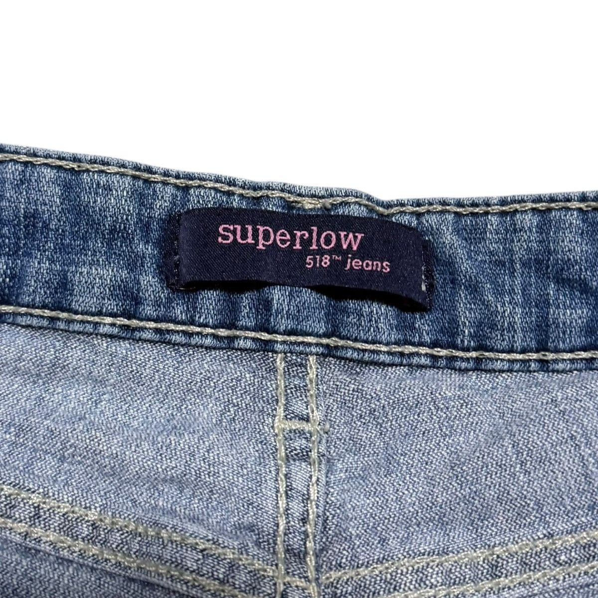 Levi's Levi’s 518 Super Low Medium Flared Jeans Women’s 7 30x29 Size 30" / US 8 / IT 44 - 6 Thumbnail