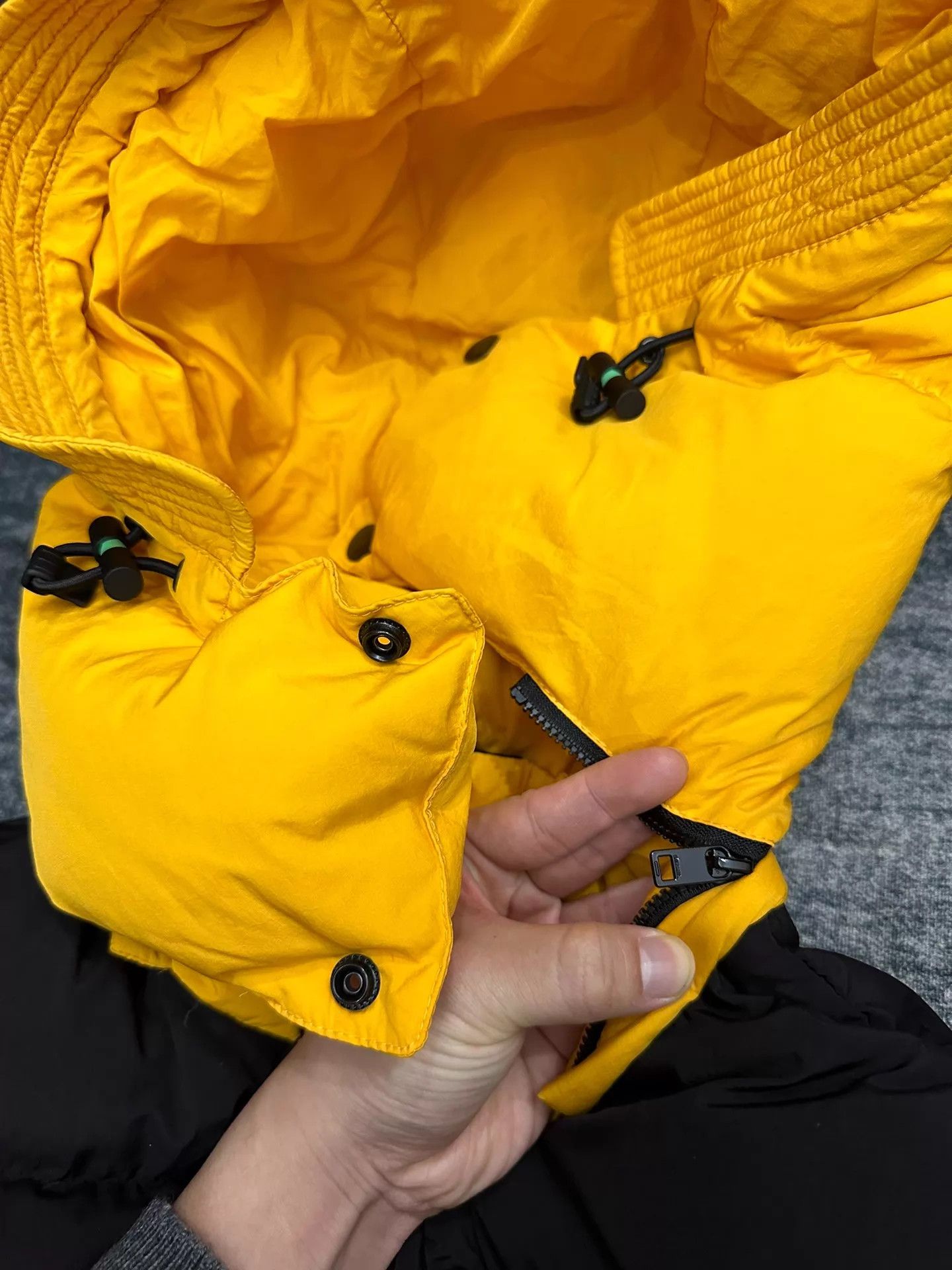 Diesel Diesel 22fw colorblocked hood puffer black-yellow M Size US M / EU 48-50 / 2 - 6 Thumbnail