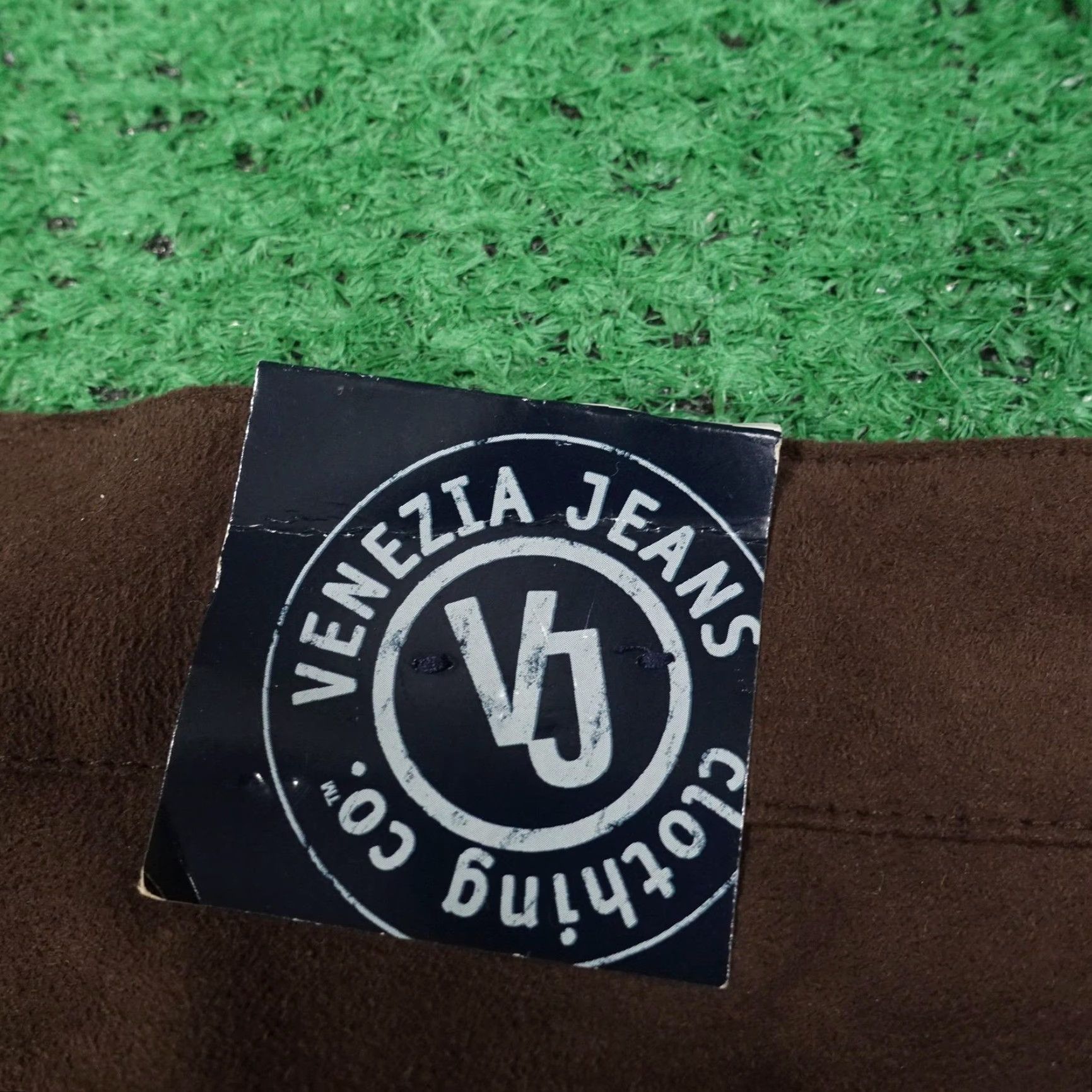 Vintage Venezia Jeans Womens Khakis Pants 14 Brown Faux Suede Straight Leg 34x30 Pockets 100% Polyester Size 36" / US 14 / IT 50 - 6 Thumbnail