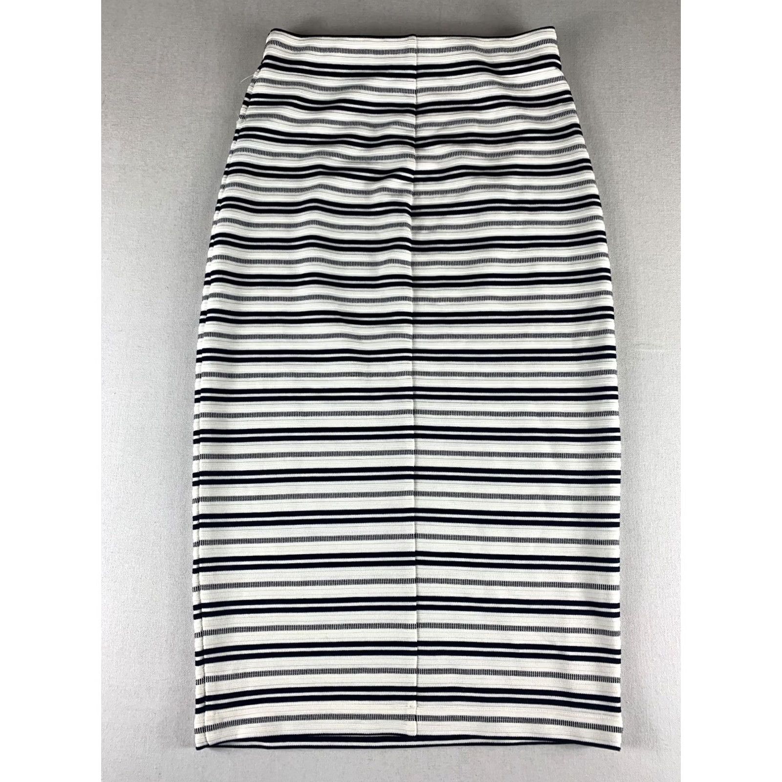 Vintage LOVERS AND FRIENDS PENCIL SKIRT Women Small White Black Striped Rayon Spandex Knee Length Size 28" / US 6 / IT 42 - 4 Thumbnail