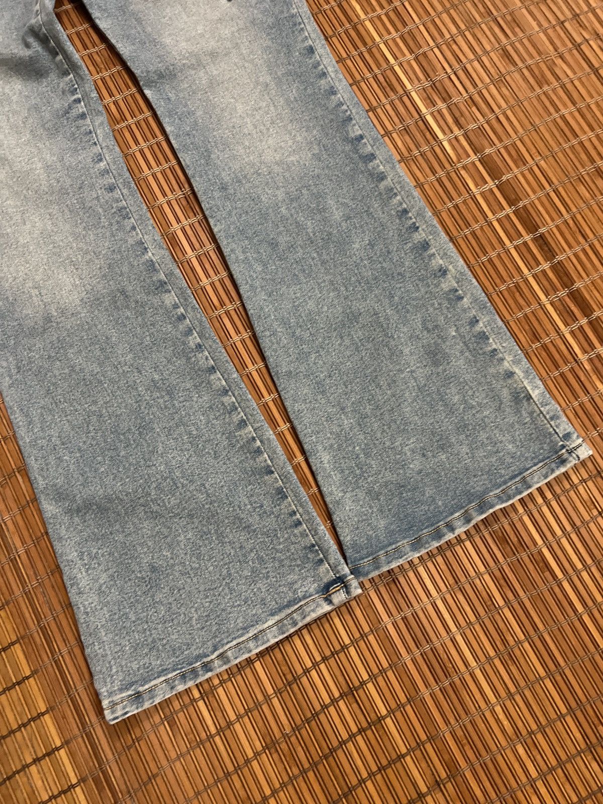 True Religion True Religion light blue denim cargo bootcut jean NWOT Size 30" / US 8 / IT 44 - 8 Thumbnail