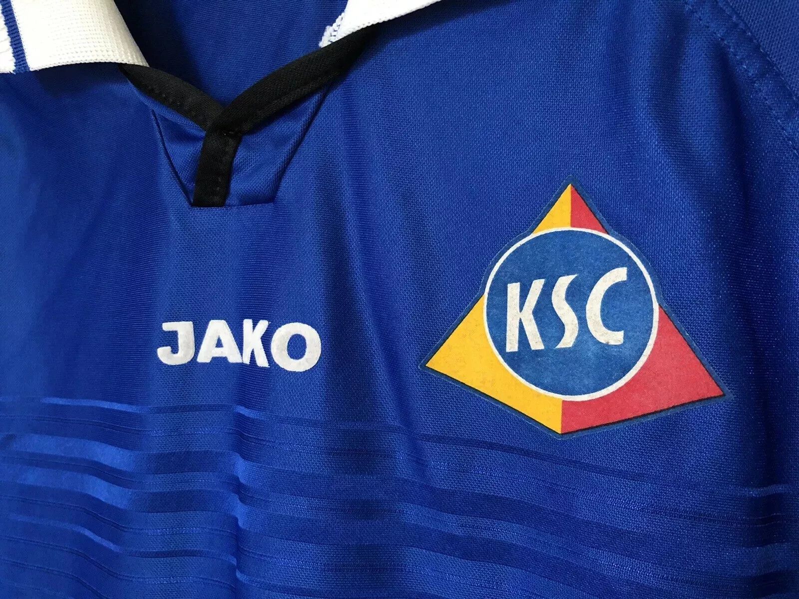 Vintage VINTAGE KARLSRUHER 2002 2004 HOME FOOTBALL JERSEY SHIRT Size US L / EU 52-54 / 3 - 6 Thumbnail