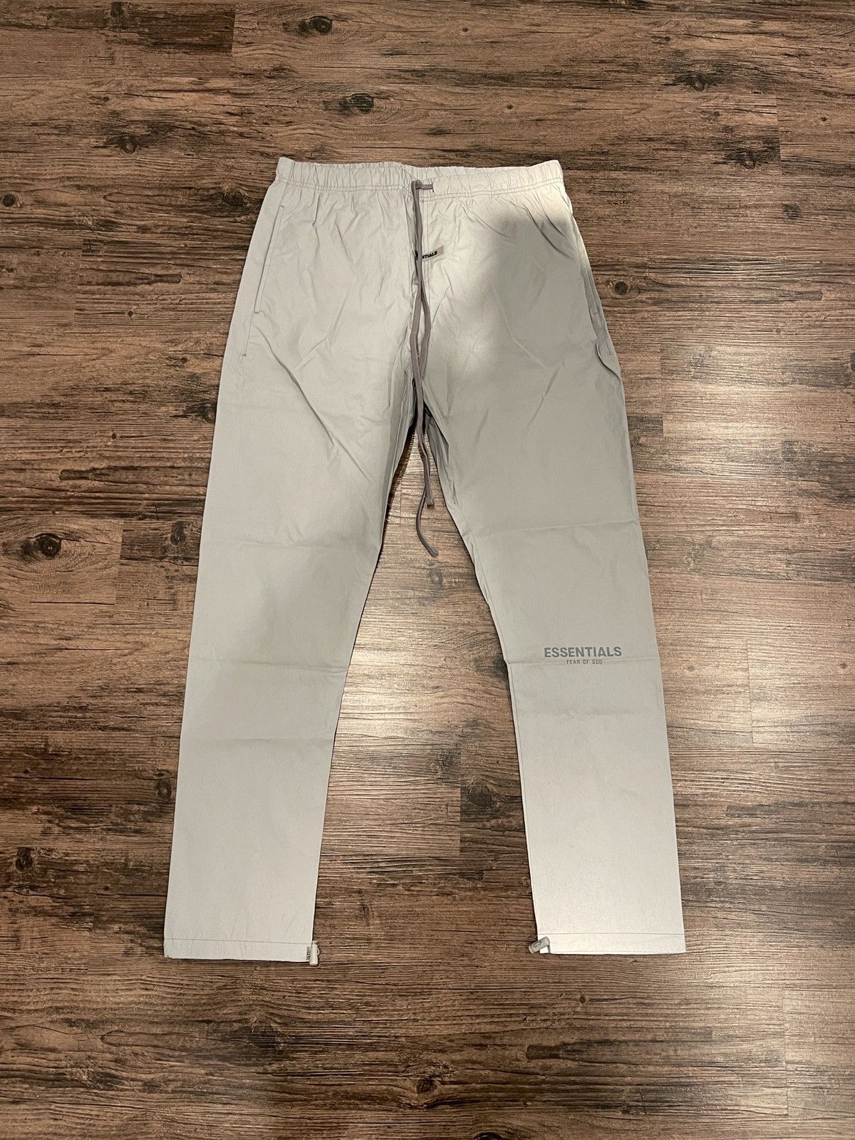 Fear of God Fear of god essentials nylon pant size large Silver Size US 34 / EU 50 - 1 Thumbnail