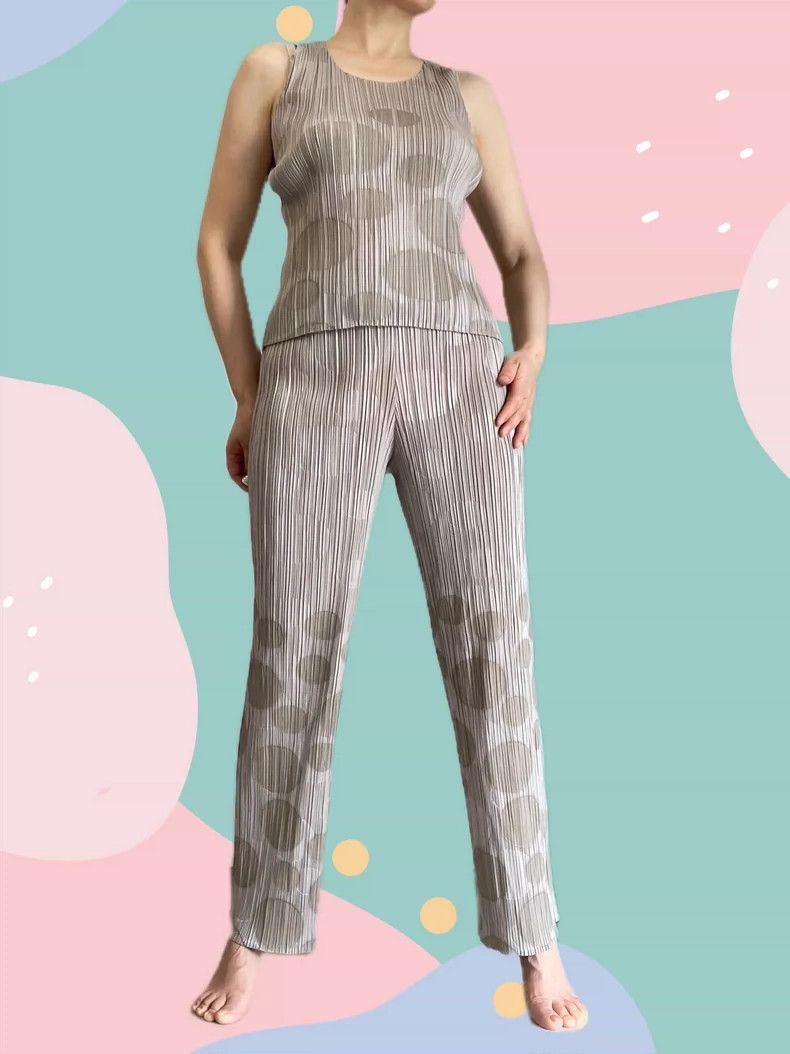 Issey Miyake Issey Miyake size:3 Grey pleated dinosaur egg vest Size M / US 6-8 / IT 42-44 - 1 Thumbnail