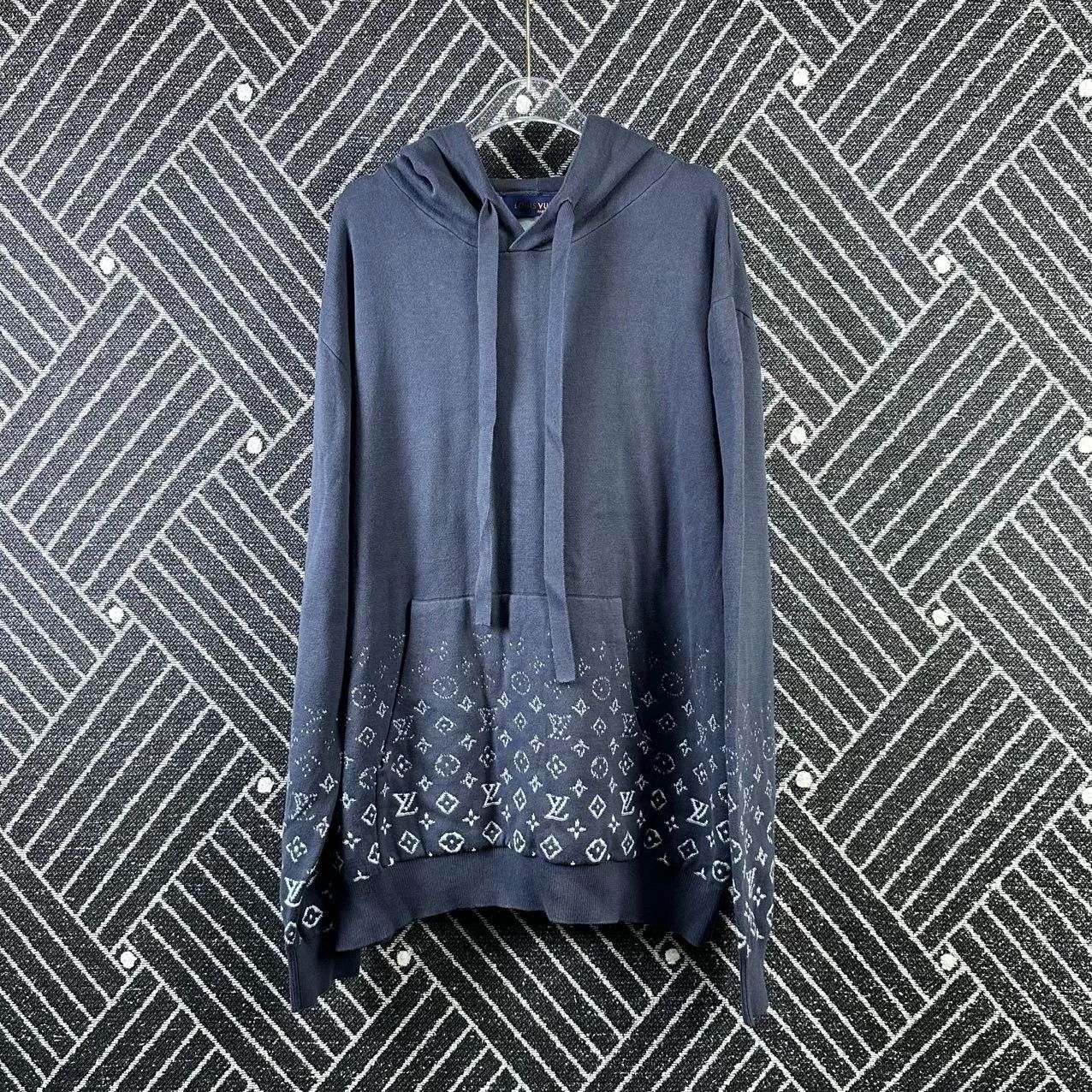 Louis Vuitton Louis Vuitton Gray Logo Print Hooded Sweatshirt Size US L / EU 52-54 / 3 - 1 Thumbnail