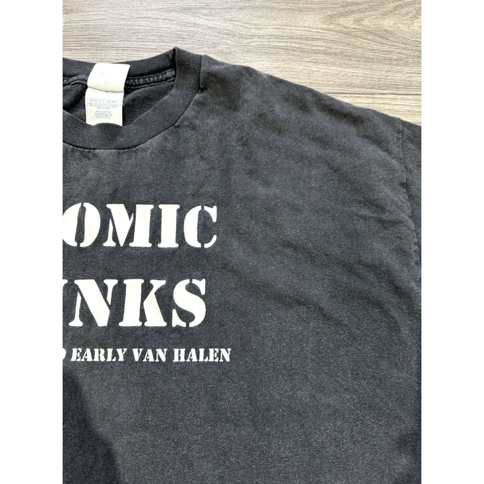 Atomic VINTAGE Atomic Punks A Tribute To Early Van Halen Black Cotton T-shirt XL Mens Band Music Punks 00s Size US XL / EU 56 / 4 - 6 Thumbnail