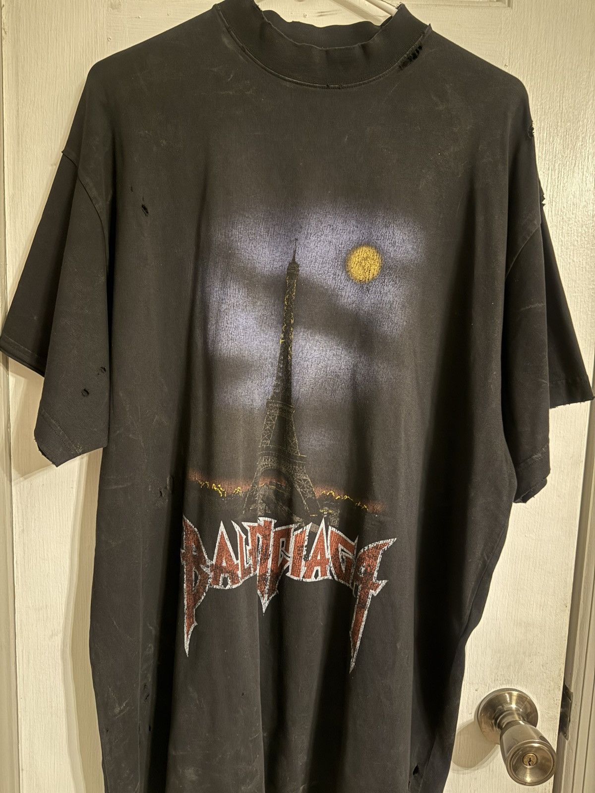 Balenciaga Balenciaga paris moon tshirt Size US S / EU 44-46 / 1 - 1 Thumbnail