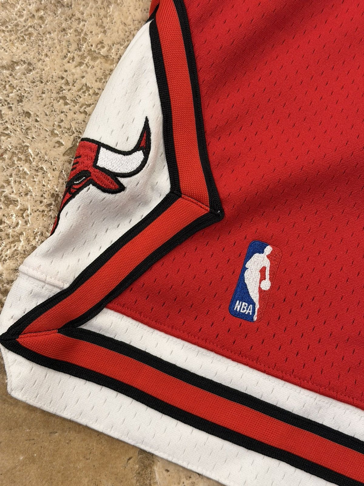 Mitchell & Ness Mitchell & Ness NBA Chicago Bulls Red Basketball Shorts Size US 34 / EU 50 - 5 Thumbnail