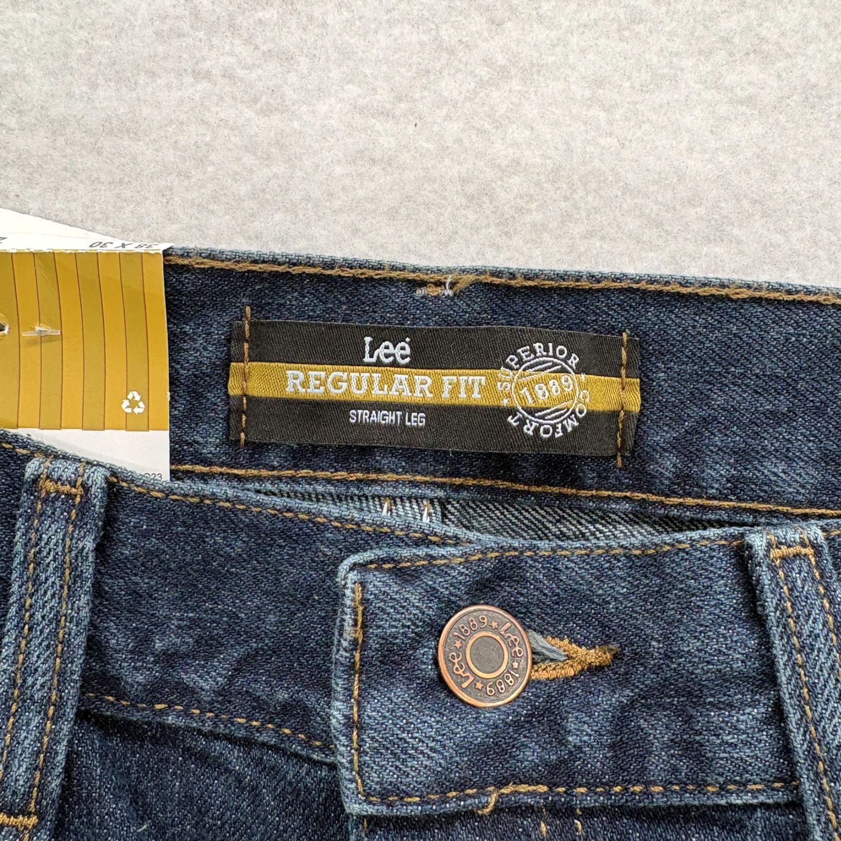 Lee Lee Regular Fit Jeans Mens 38x30 Blue Dark Wash Denim Straight Leg NWT Casual Size US 38 / EU 54 - 4 Thumbnail