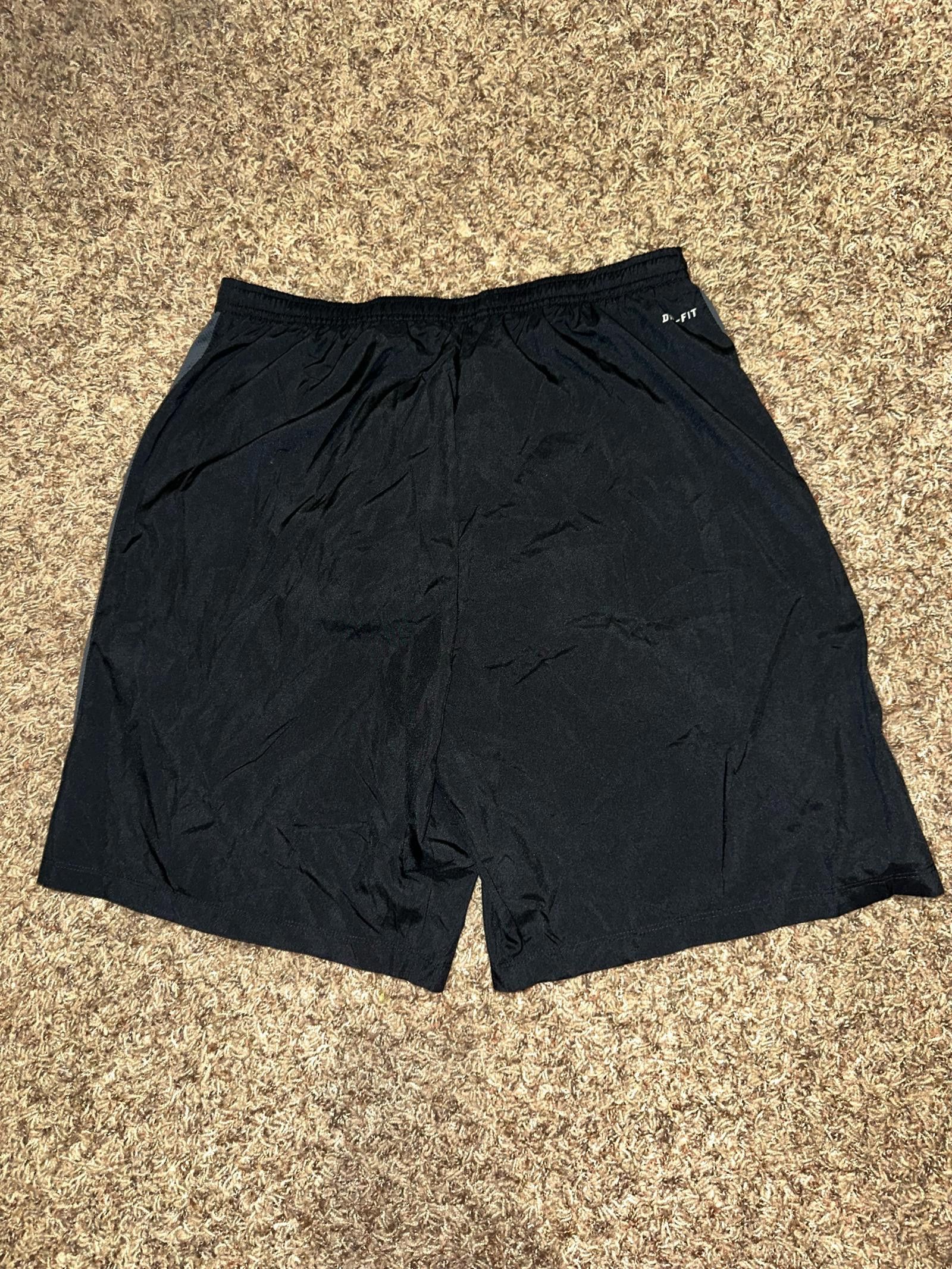 Nike Nike Men’s Challenger 8” Black Lined Running Shorts Size US 34 / EU 50 - 5 Thumbnail