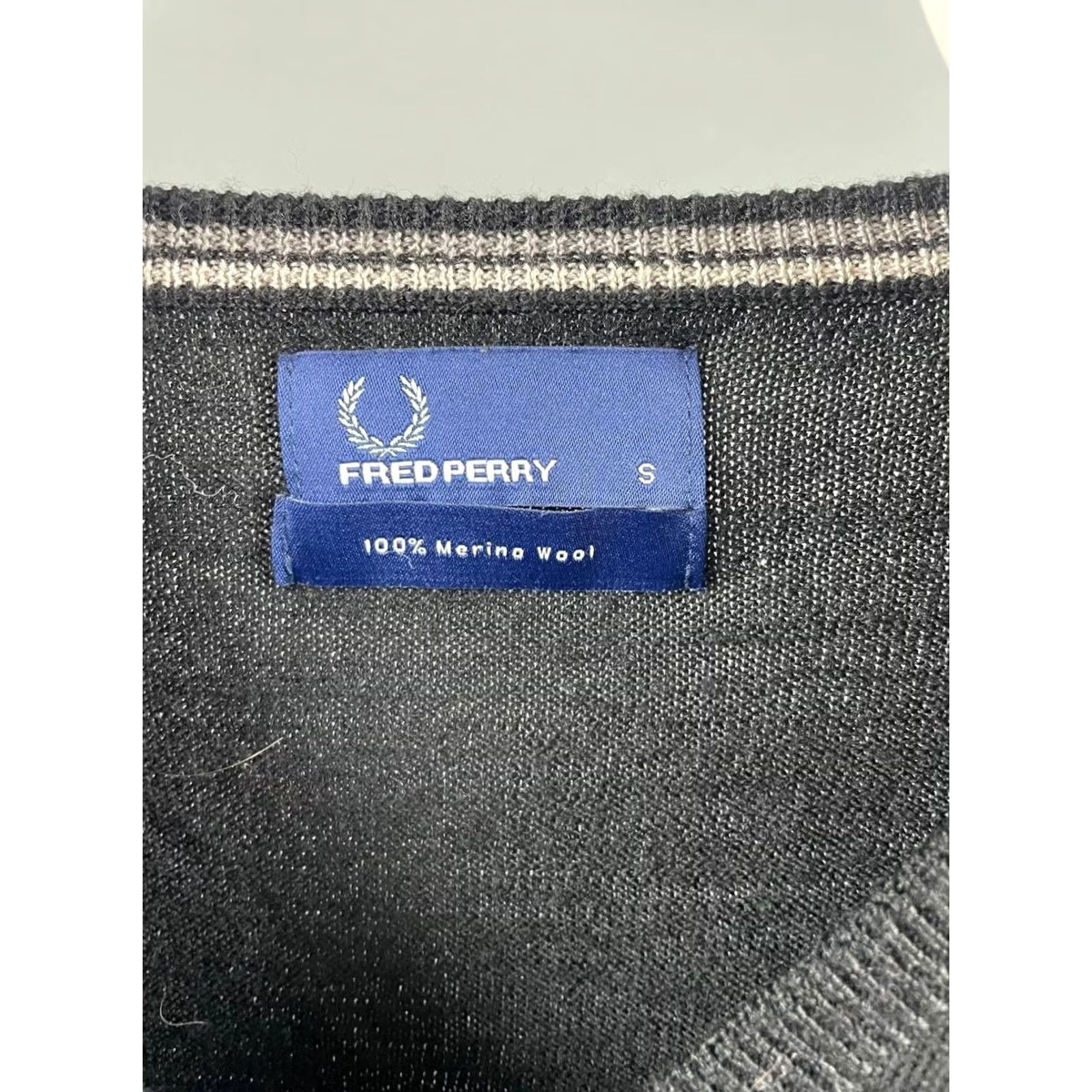 Fred Perry Fred Perry Sweater Mens Size S Black Merino Wool V-Neck Long Sleeve Comfort Size US S / EU 44-46 / 1 - 3 Thumbnail