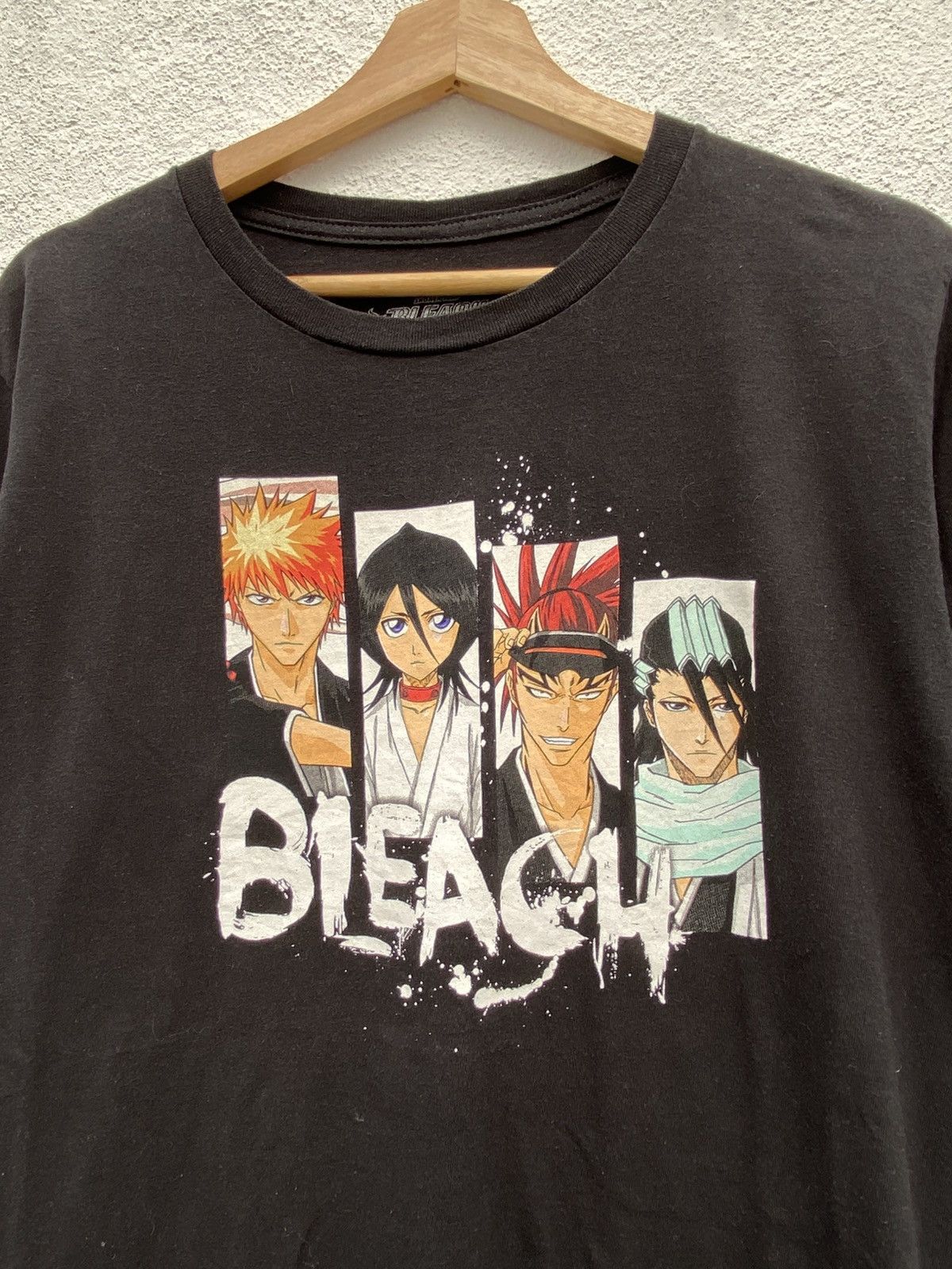 Anime Anime Bleach Ichigo Rukia Renji Byakuya Size US M / EU 48-50 / 2 - 8 Thumbnail