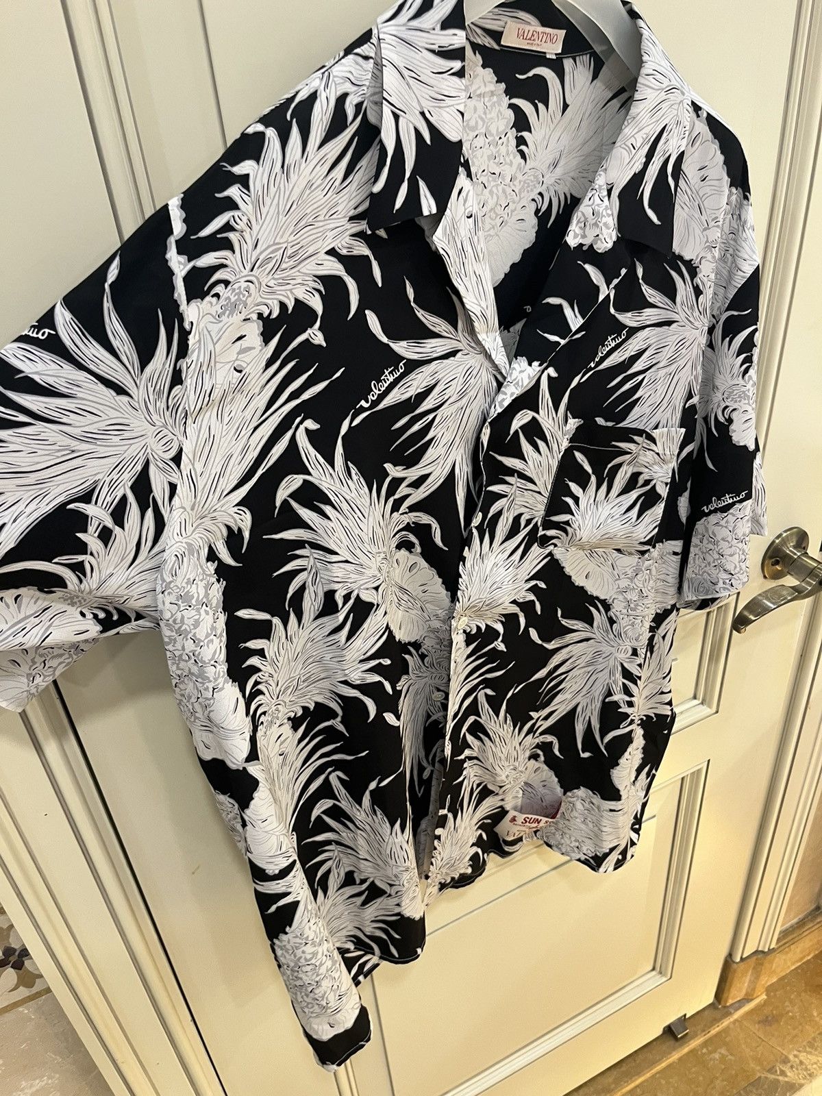 Valentino Pineapple print silk bowling shirt size46 Size US S / EU 44-46 / 1 - 21 Thumbnail