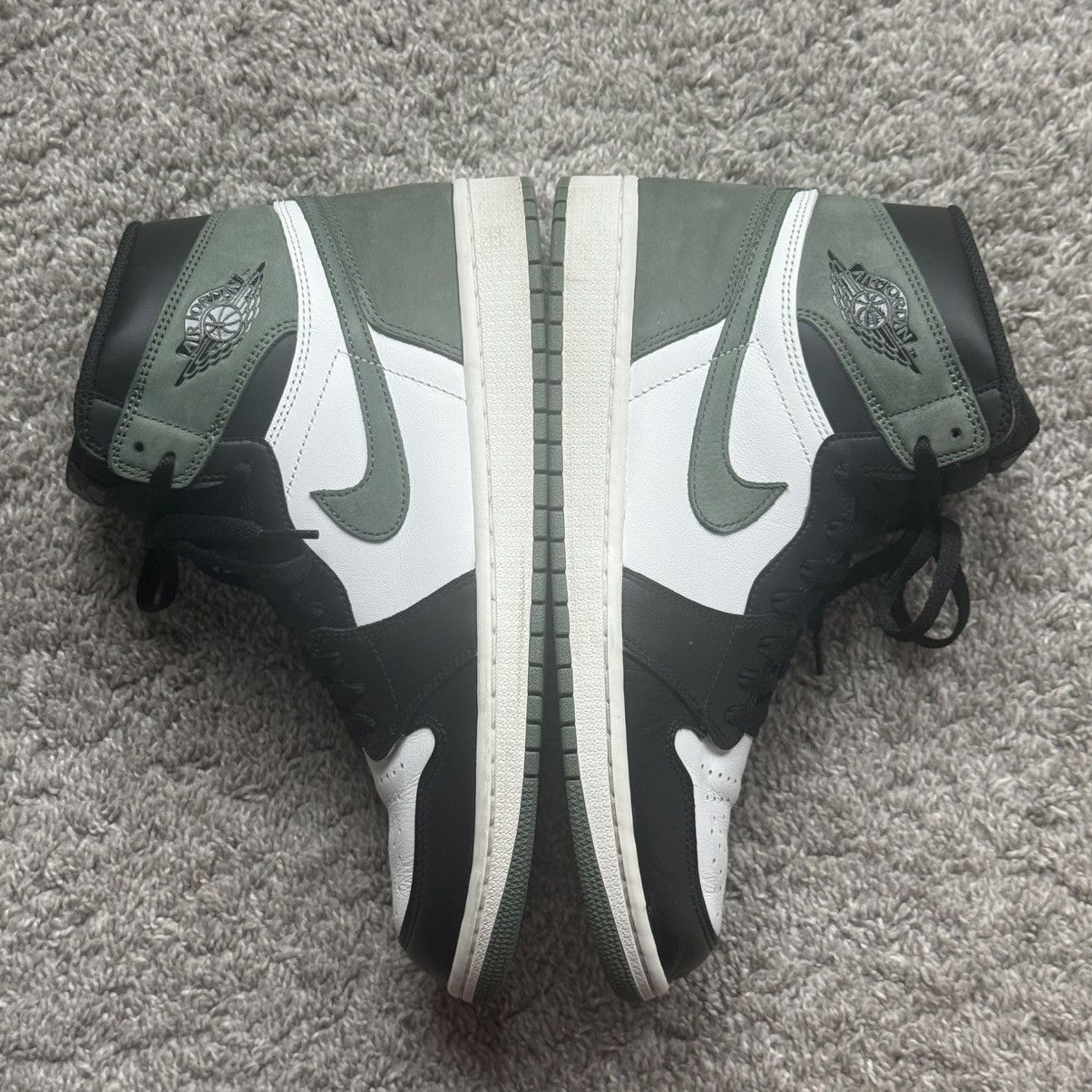 Nike Nike Air Jordan 1 Retro High OG ‘Clay Green’ | 555088 135 Size US 10.5 / EU 43-44 - 2 Thumbnail