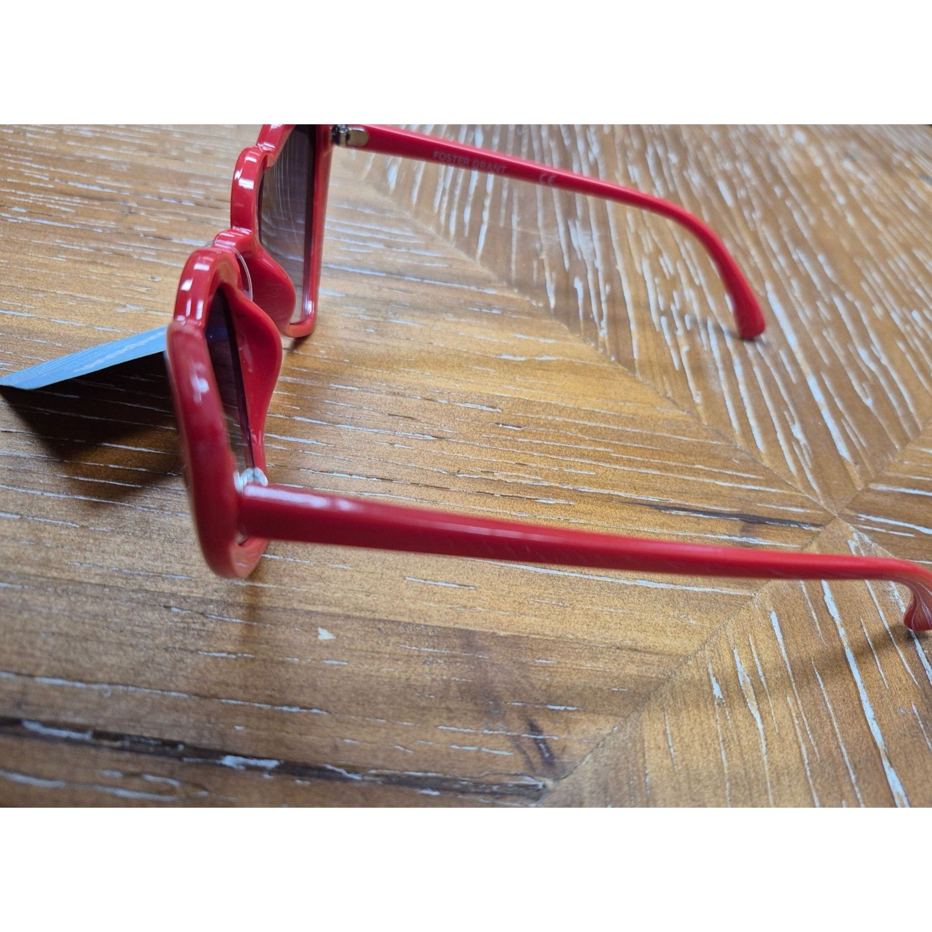 Foster Grant Heart-Shaped Red Sunglasses With 100% UVA/UVB Protection By Size ONE SIZE - 4 Thumbnail