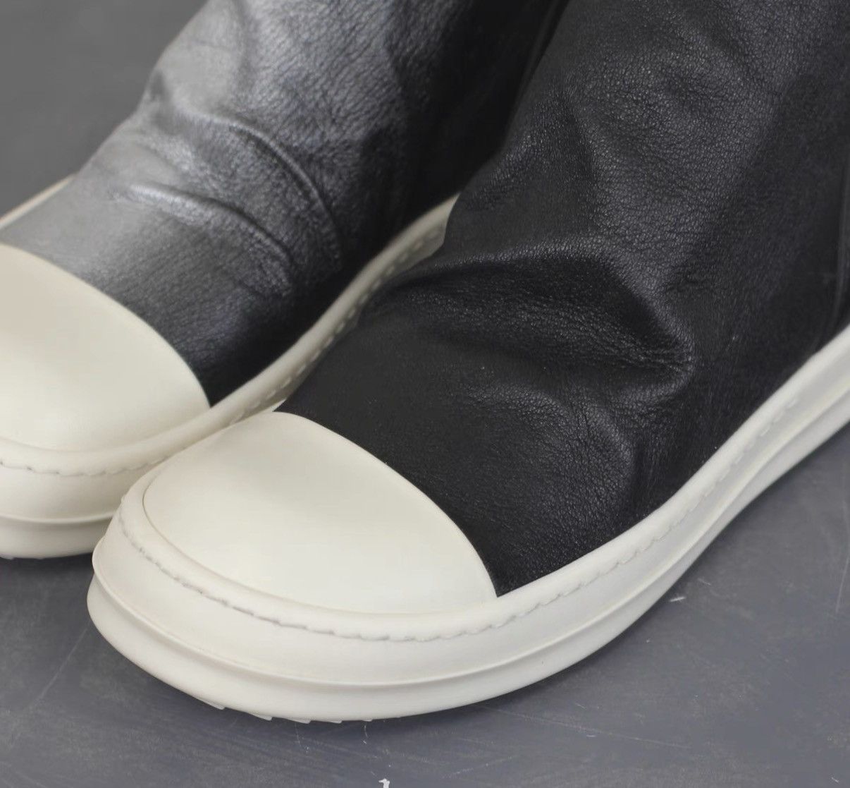 Rick Owens Rick Owens Mainline Lambskin Gradient Silver Goddess Boots Size US 5 / IT 35 - 2 Thumbnail