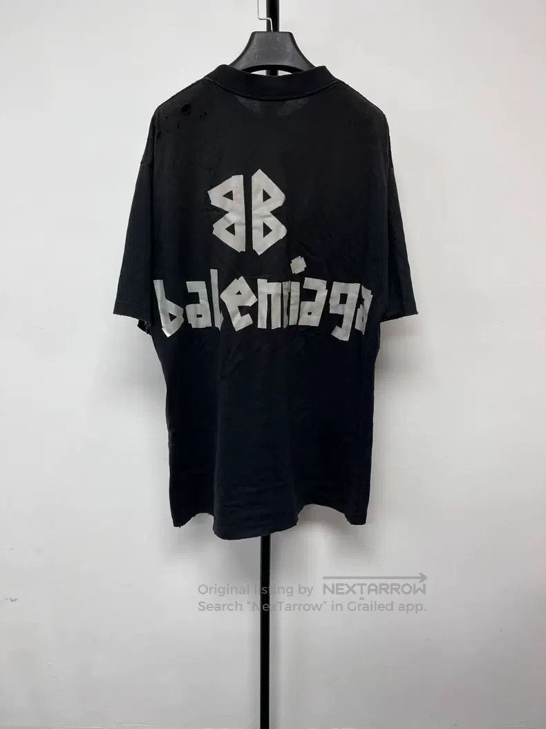 Balenciaga Balenciaga Letter Printed Worn Short Sleeve Round Neck T-S Size S / US 4 / IT 40 - 2 Thumbnail