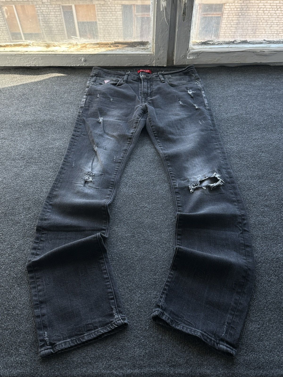 Guess SLIM🚨00S GUESS WITH LOGO MEN JEANS Y2K OPUIM Size US 32 / EU 48 - 1 Thumbnail