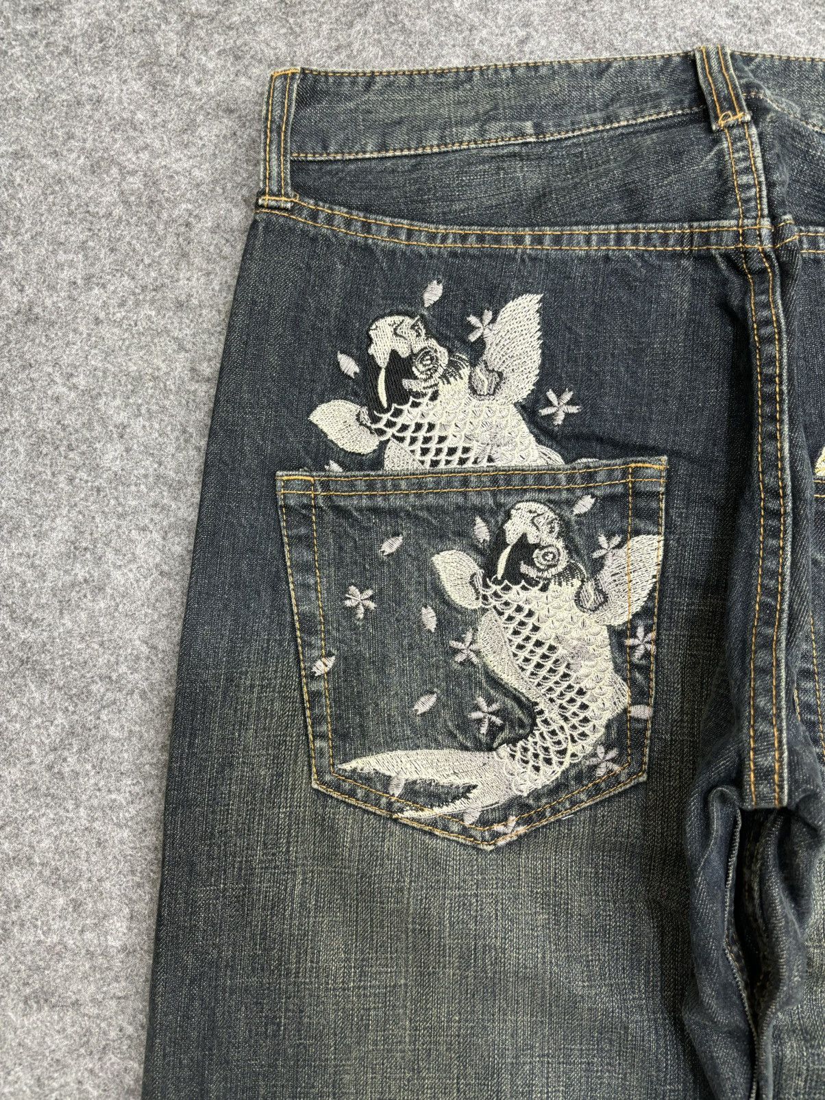 Designer 💥Japanese Brand Koi Fish Embroidery Double Pocket Denim F542 Size US 31 - 11 Thumbnail