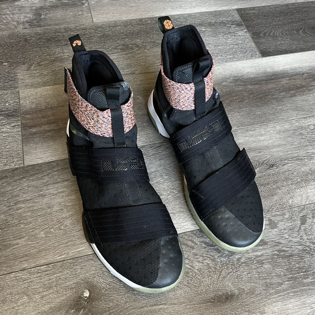 Basketball Shoes Lbj Soldier 10 Nike LeBron Soldier 10 Iridescent