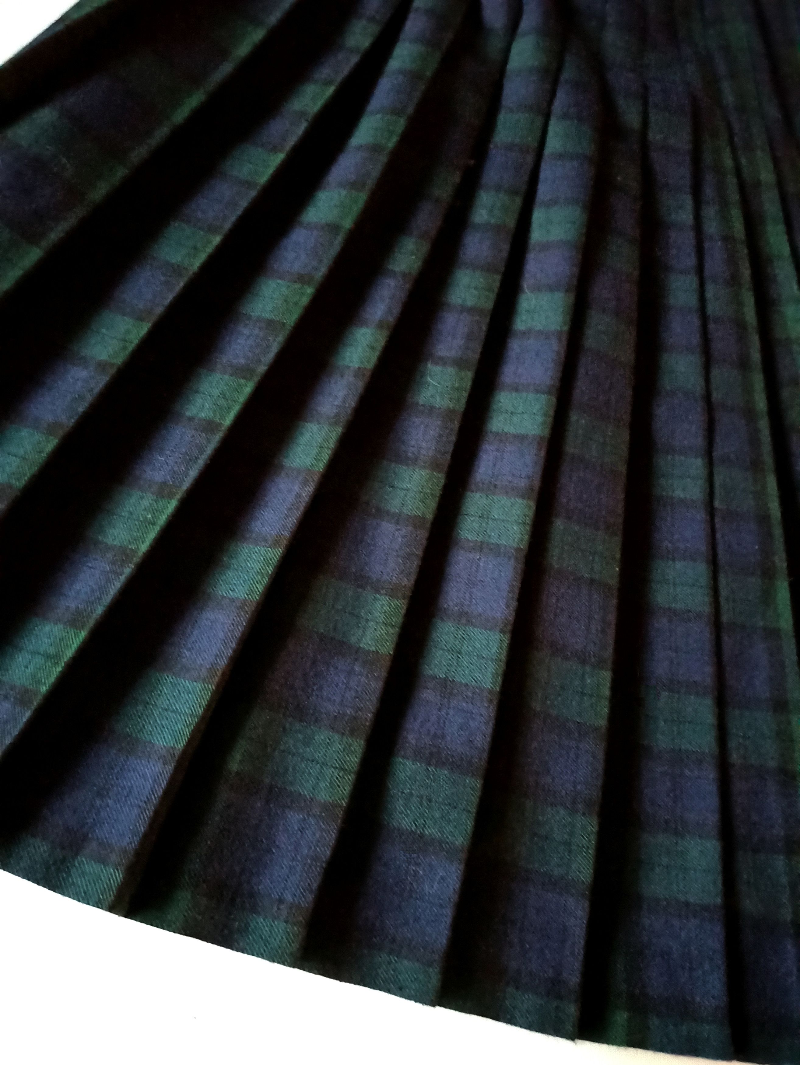 Vintage Vintage tartan midi skirt, size M Size 28" / US 6 / IT 42 - 2 Thumbnail