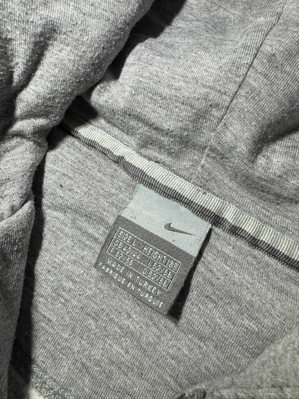 Nike Vintage Nike Streetwear Y2K Gray Hoodie Embroidered Swoosh Size US L / EU 52-54 / 3 - 7 Thumbnail
