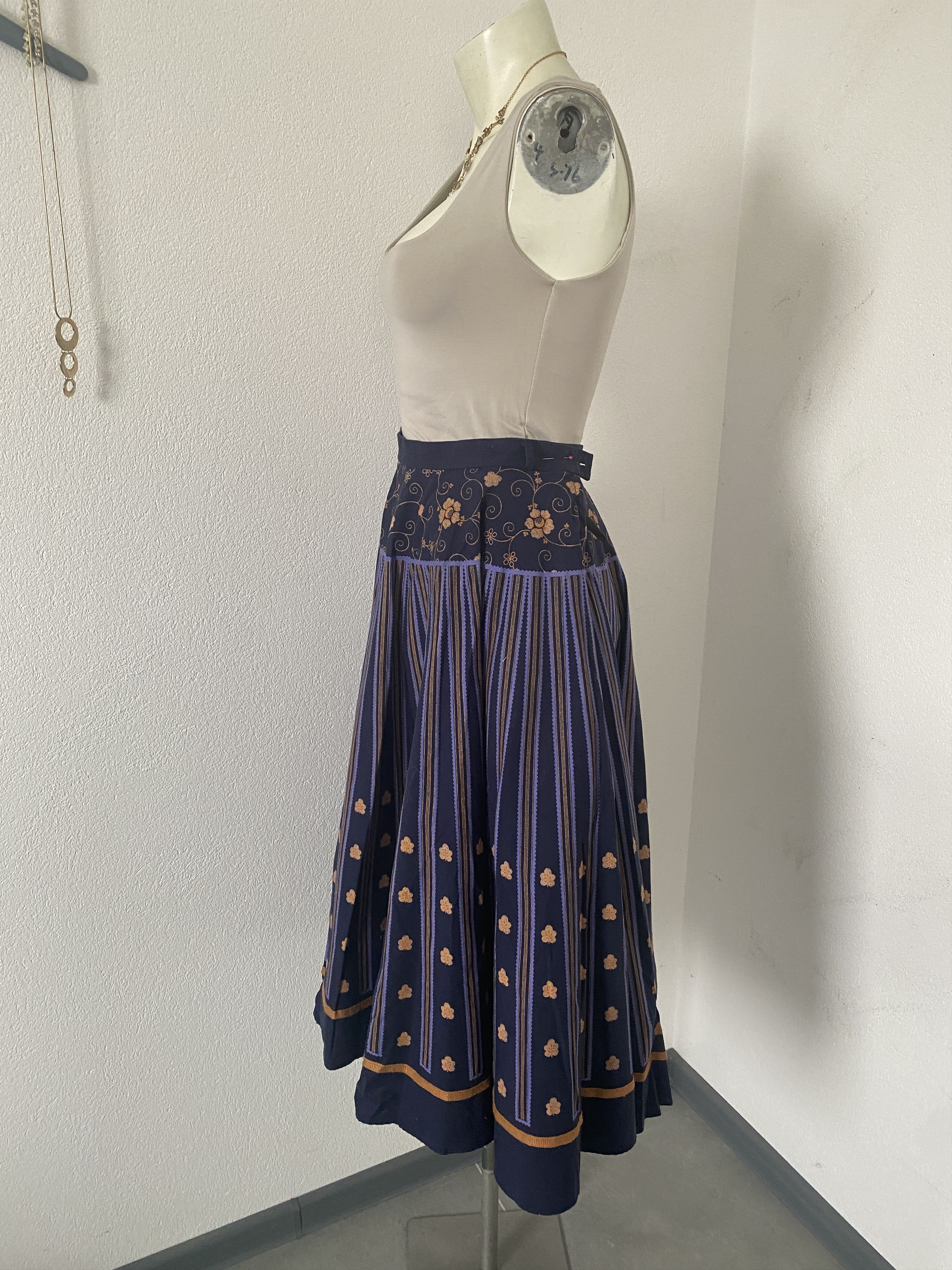 Vintage Vintage Peasant Skirt Size 28" / US 6 / IT 42 - 2 Thumbnail
