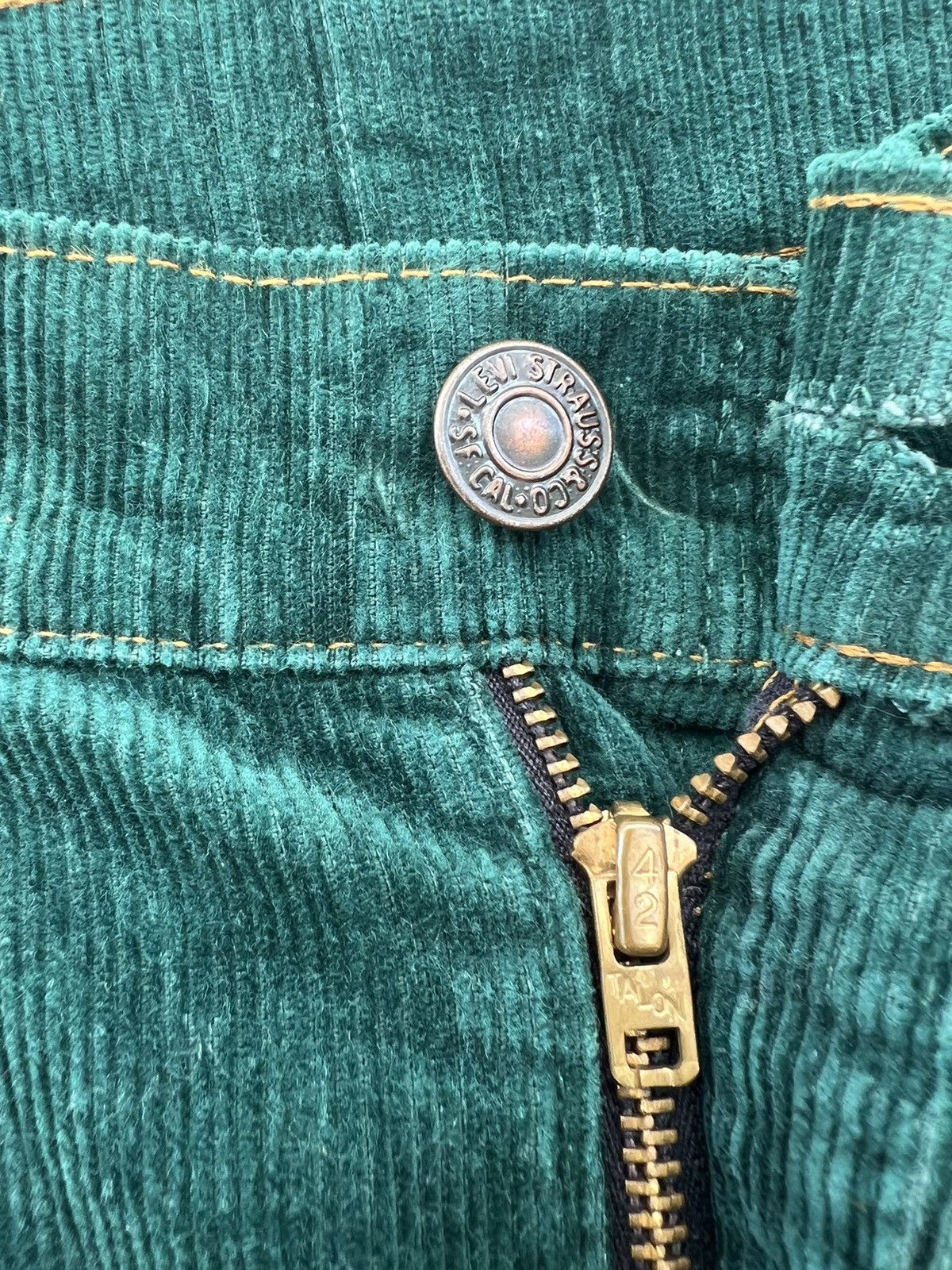 Levi's Vintage 70s Levi’s Orange Tab Faded Green Corduroy Pant Size US 29 - 7 Thumbnail