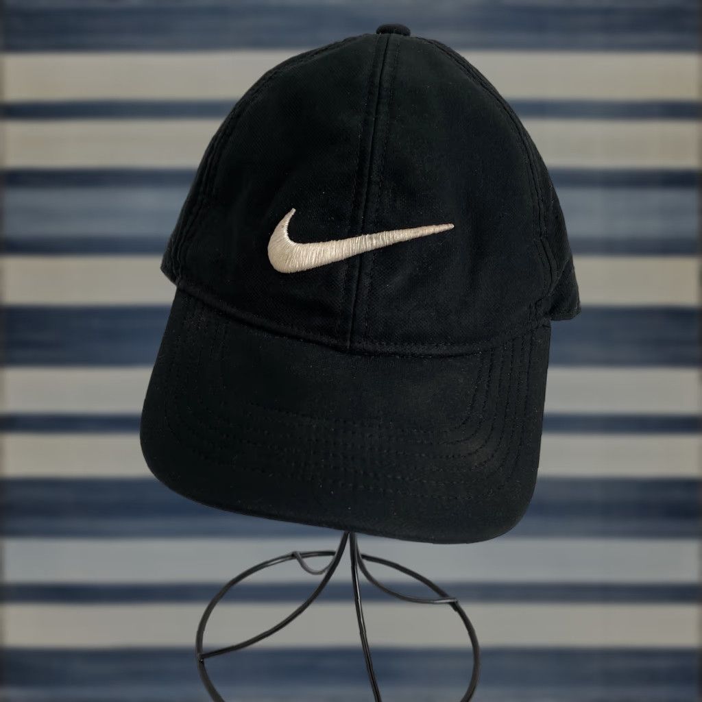 Nike Nike Baseball Golf Hat Strapback Adjustable Embroidered Swoosh Vented Black Hat Size ONE SIZE - 1 Thumbnail