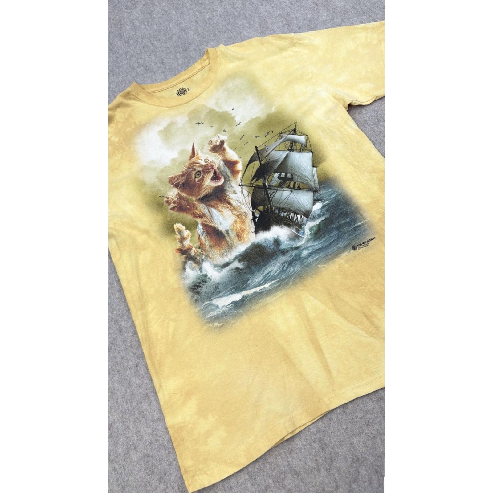 The Mountain The Mountain Shirt Mens Large Yellow Giant Cat Ship Graphic Nautical Fantasy Tee Size US L / EU 52-54 / 3 - 2 Thumbnail