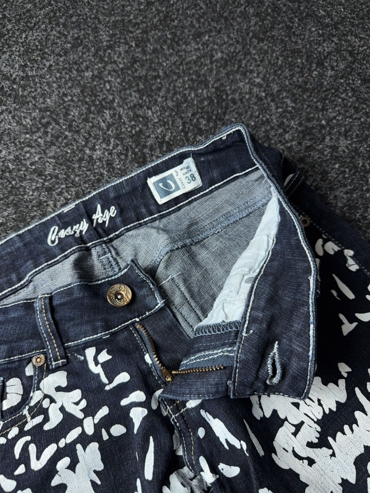Japanese Brand Avant Garde 00s Crazy Age Graphic Flared Jeans Y2K Pattern Size 28" / US 6 / IT 42 - 9 Thumbnail