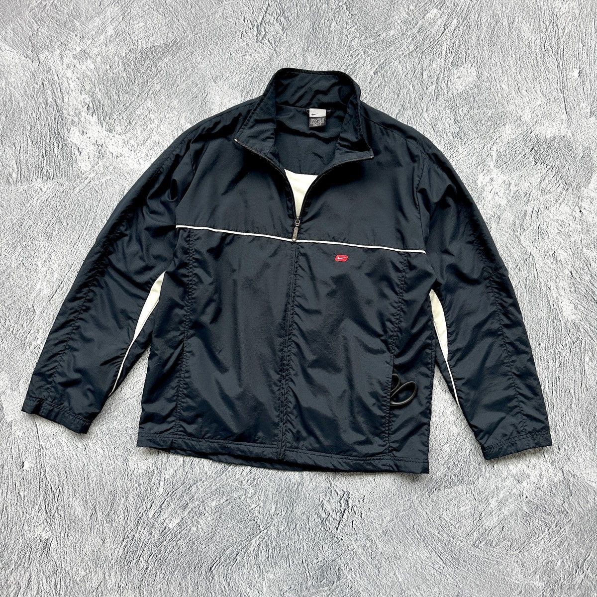 Nike Vintage Men’s Nike Nylon Light Jacket Full Zip Dark Blue Size US M / EU 48-50 / 2 - 6 Thumbnail