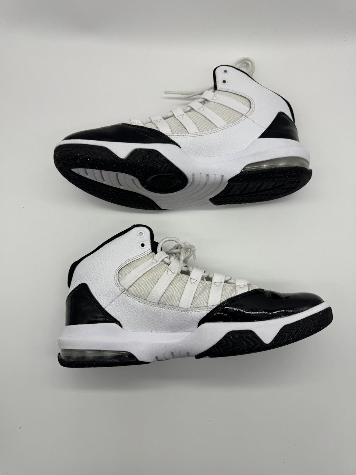 Jordan Brand × Nike Air Jordan Max Aura Concord 11 Oreo AQ9084 121 Men's Size 8 Size US 8 / EU 41 - 3 Thumbnail