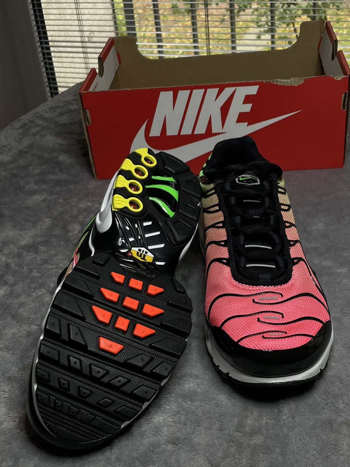 Nike Nike Air Max Plus (GS) Size US 7.5 / IT 37.5 - 4 Thumbnail