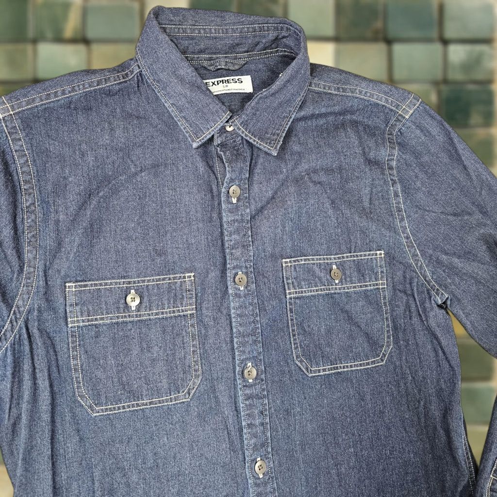 Express Express Denim Shirt Mens Small Blue Long Sleeve Button Front Pockets Casual Size US S / EU 44-46 / 1 - 1 Thumbnail