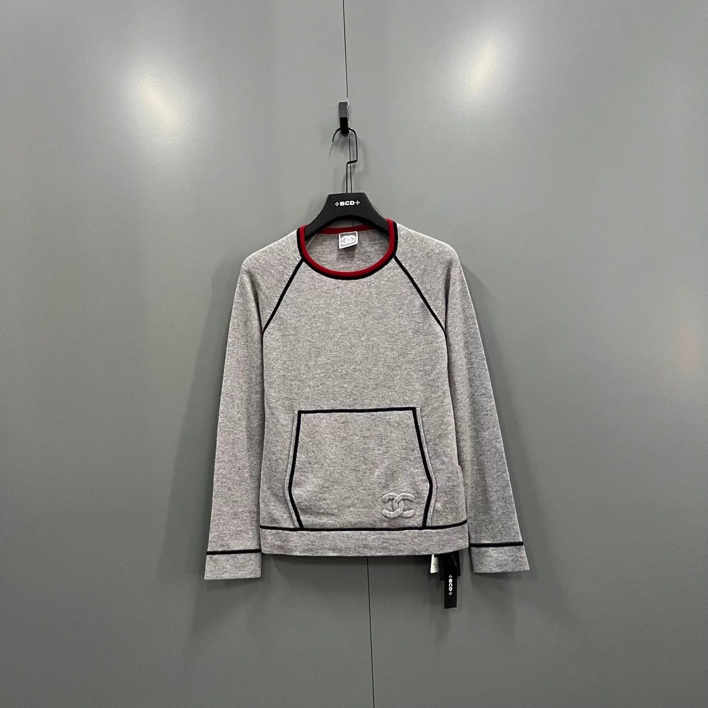 Chanel CHANEL Gray CC Sweater 42 98 New Size M / US 6-8 / IT 42-44 - 1 Thumbnail
