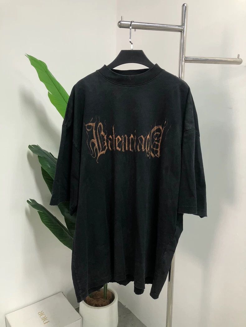 Balenciaga Balenciaga Sanskrit letter printed short sleeve T-shirt Size US M / EU 48-50 / 2 - 1 Thumbnail