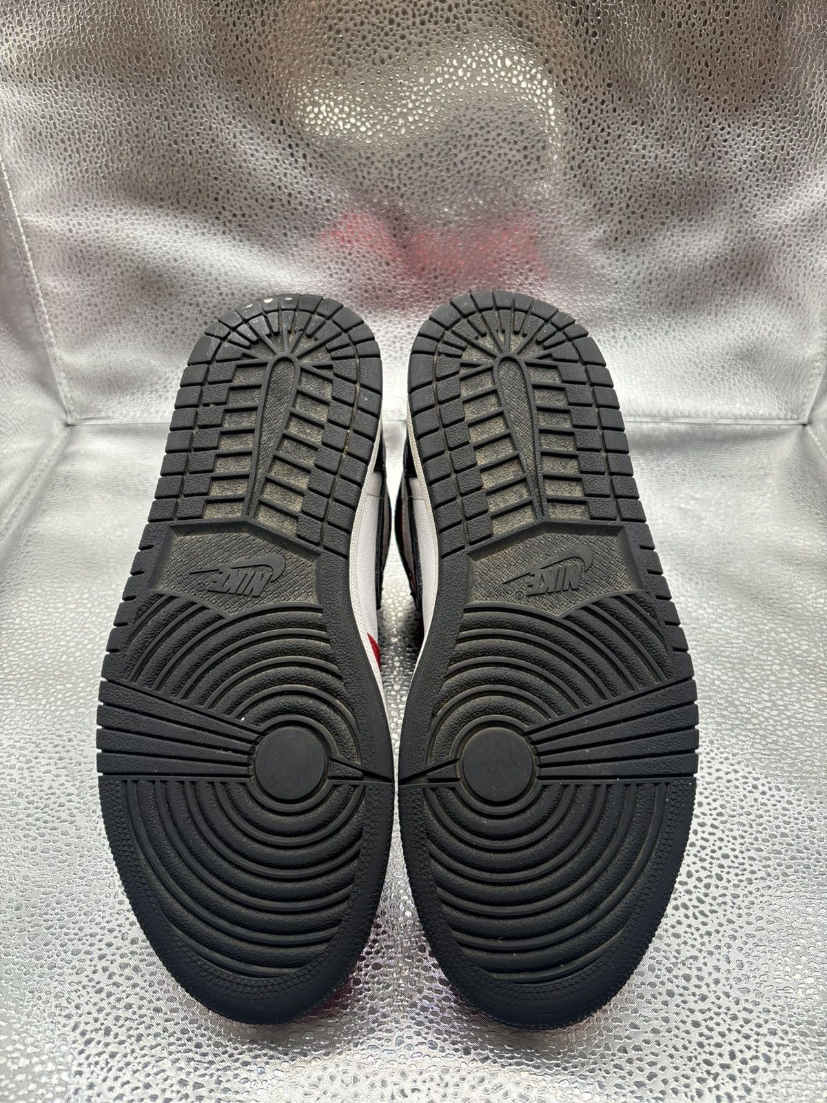 Jordan Brand Air Jordan 1 high satin snake Chicago Size US 7 / IT 37 - 3 Thumbnail