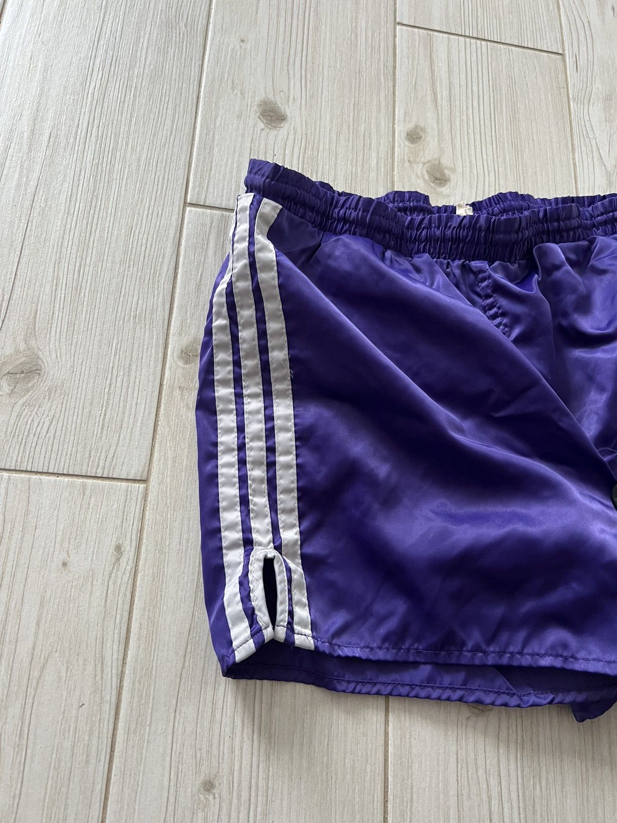 Adidas 1990s ADIDAS VINTAGE SHORTS FOOTBALL SOCCER RUNNING PURPLE Size US 30 / EU 46 - 7 Thumbnail